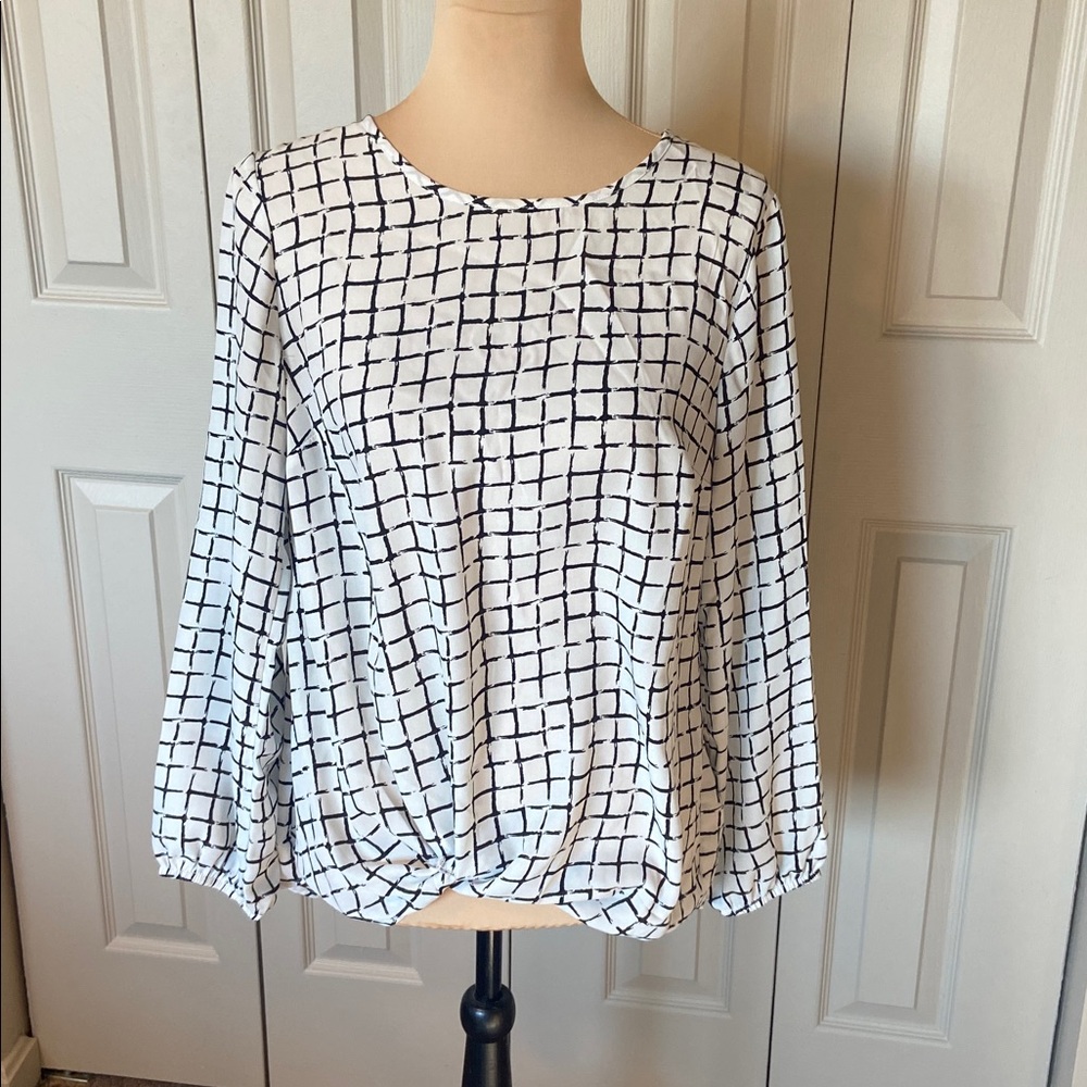 Apt. 9 Printed Knot Hem Black & White Grid Long Sleeve Blouse Women's Small